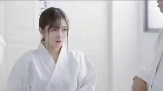 在女友宿舍偷偷爆草她闺蜜，反差骚货疯狂淫叫，极品身材